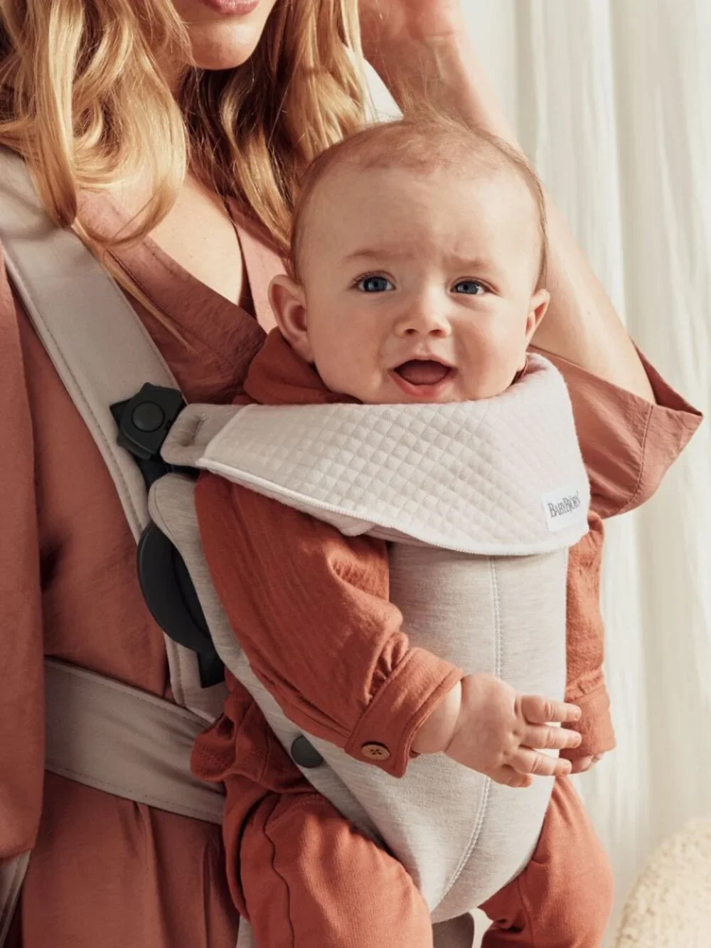 Baby Bjorn Carrier Mini in Light Beige 3D Jersey - Picture 4 of 6